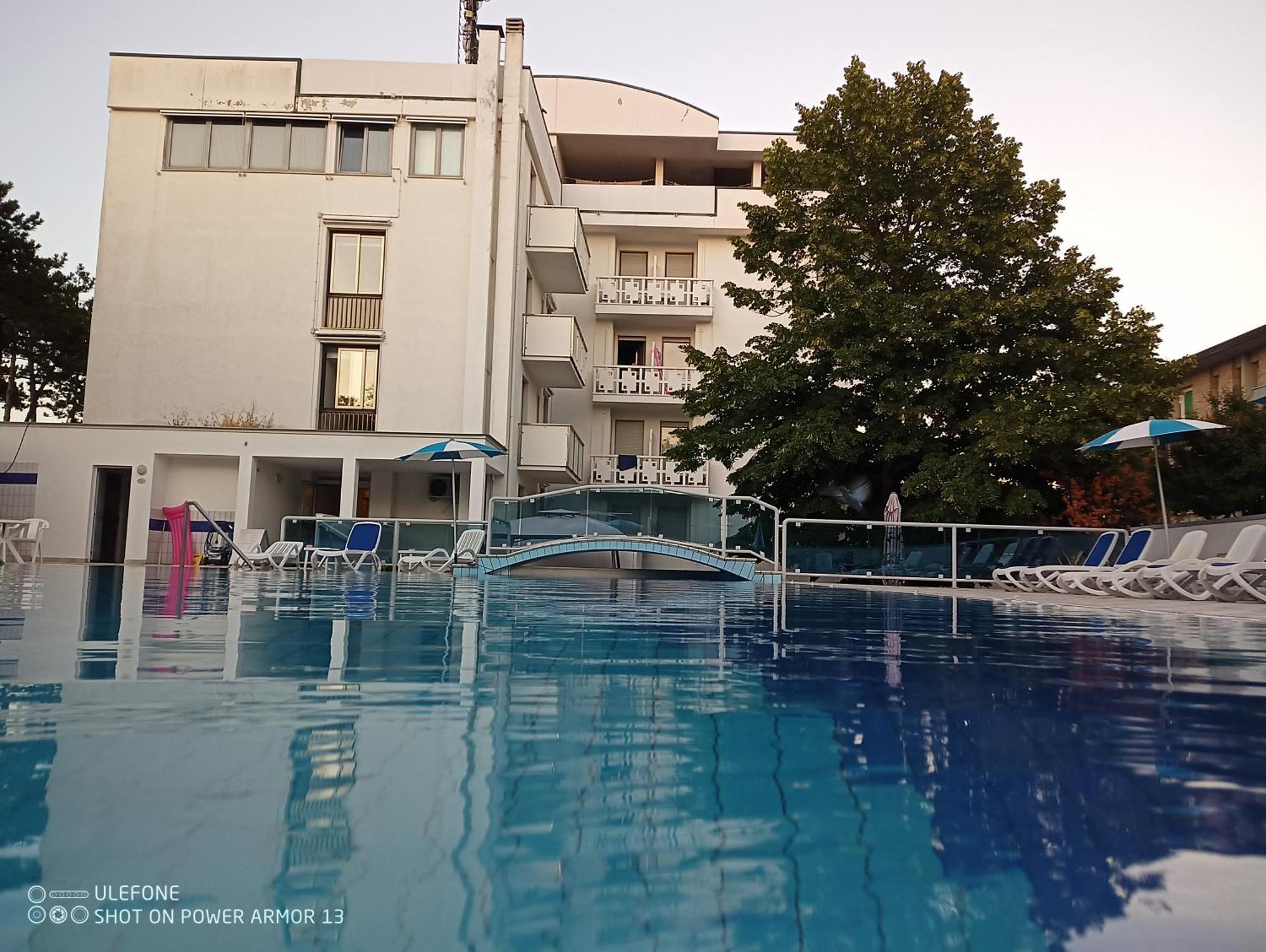 Hotel Firenze Бібіоне Екстер'єр фото