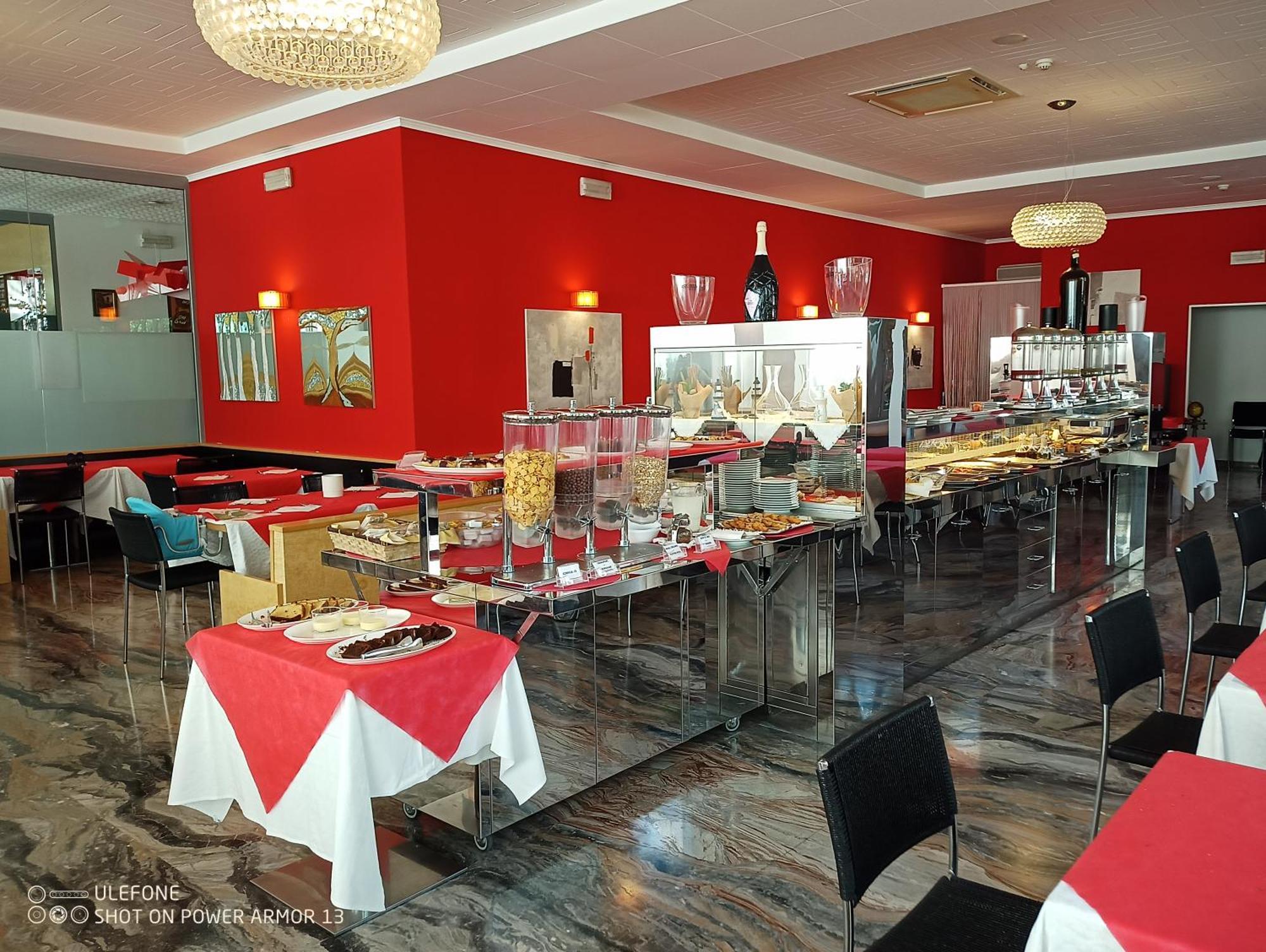 Hotel Firenze Бібіоне Екстер'єр фото