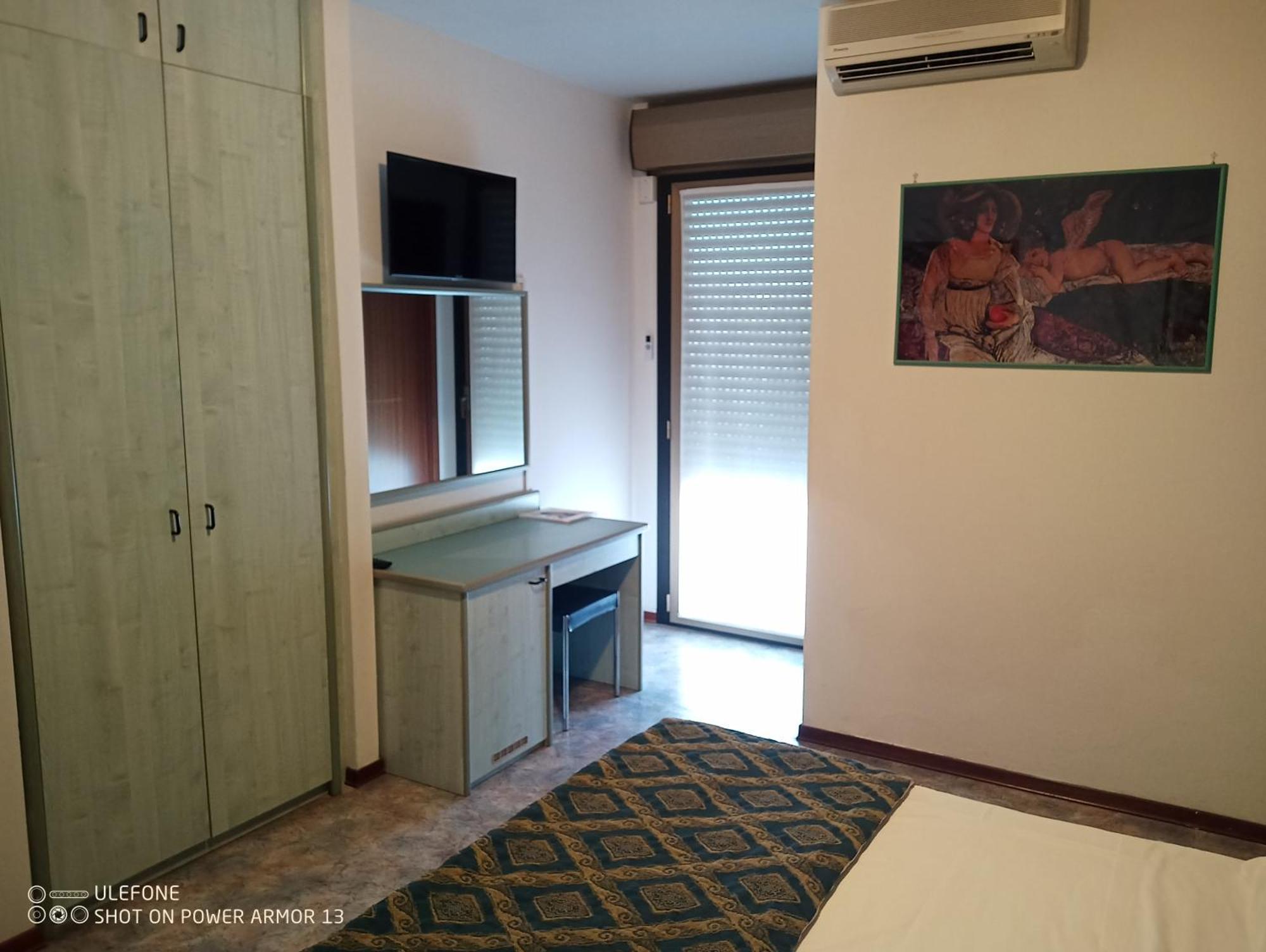 Hotel Firenze Бібіоне Екстер'єр фото