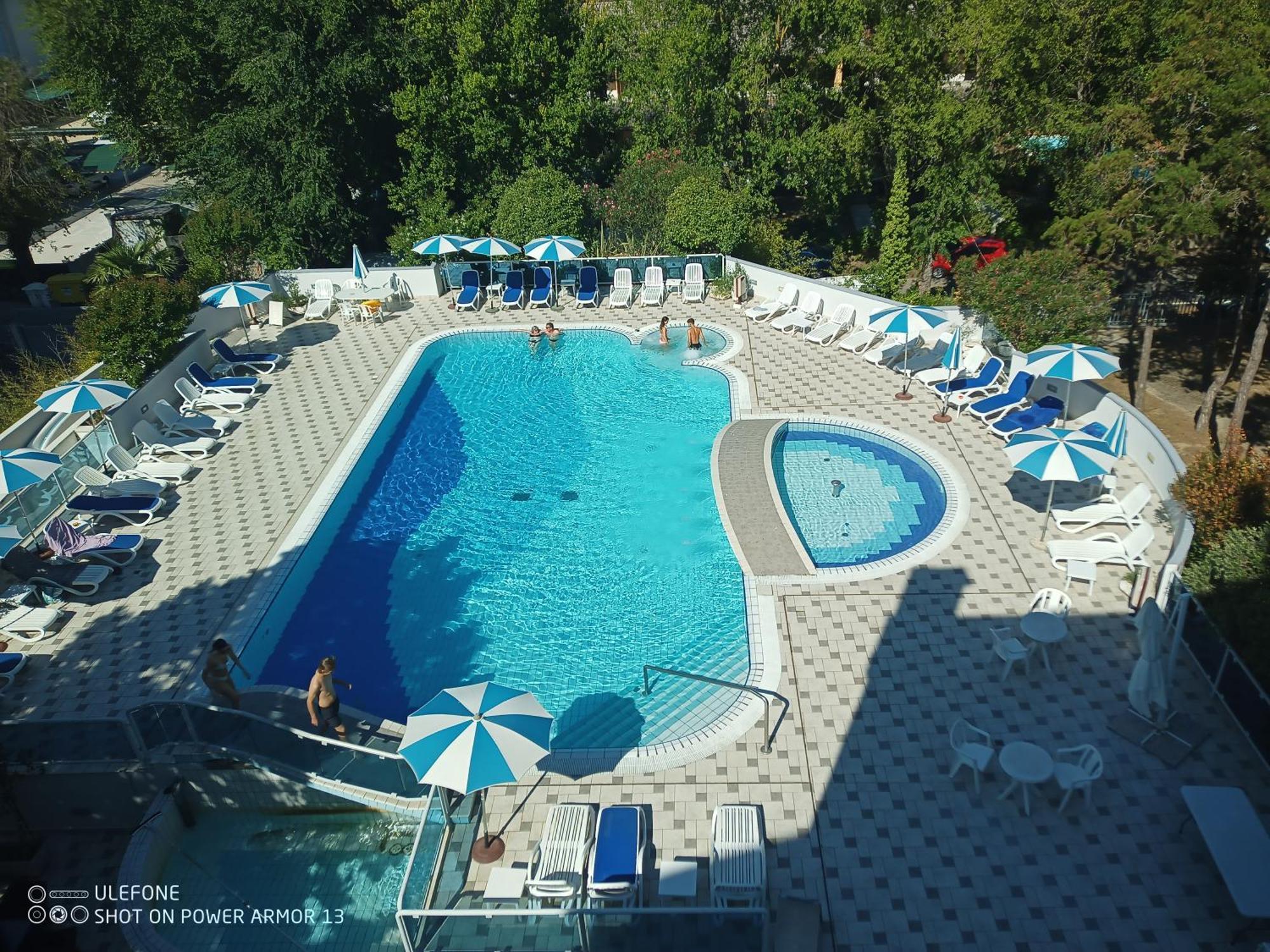 Hotel Firenze Бібіоне Екстер'єр фото