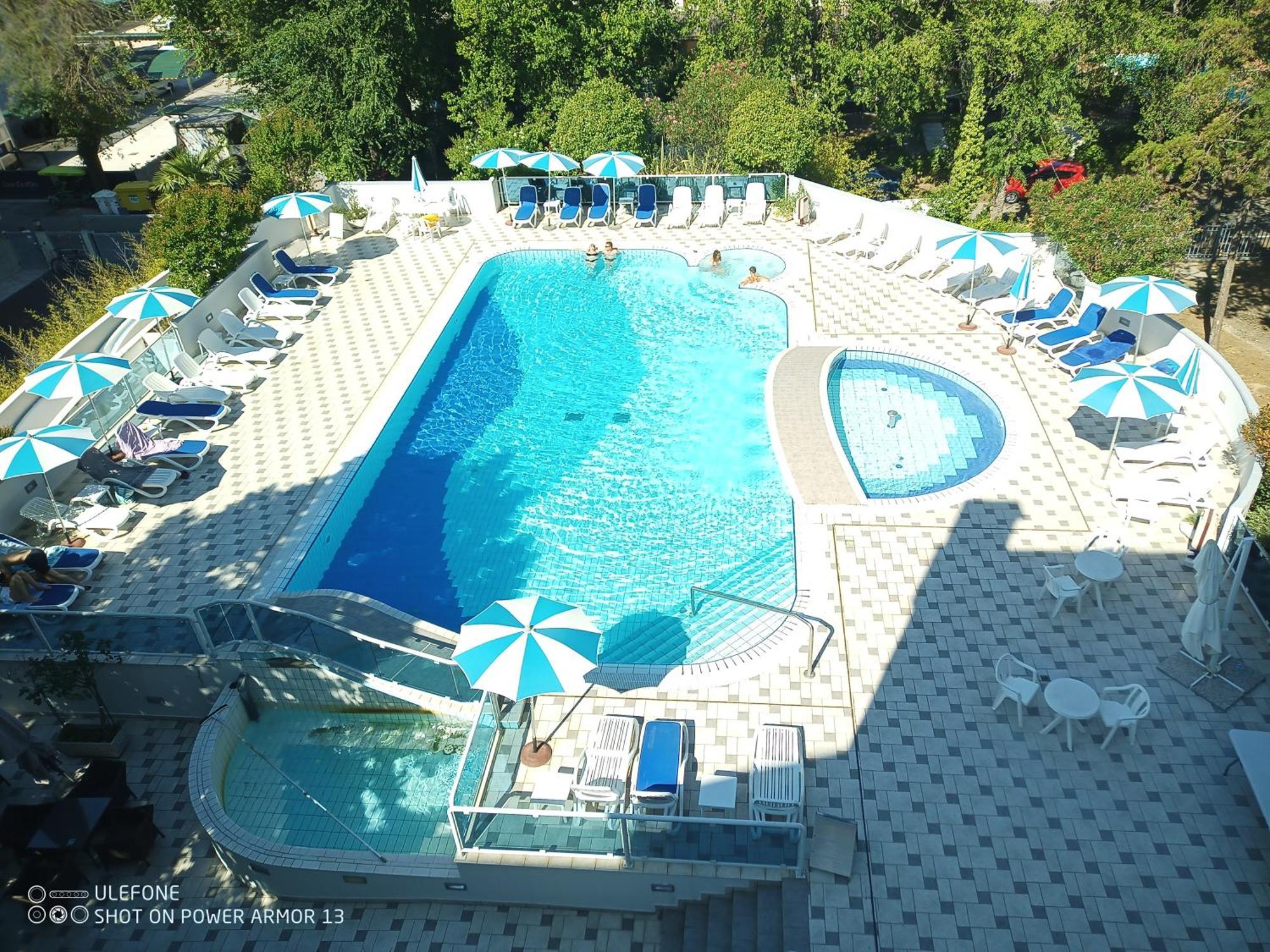Hotel Firenze Бібіоне Екстер'єр фото